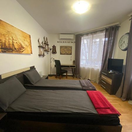 Apartament Bogoslovovi Varna Esterno foto