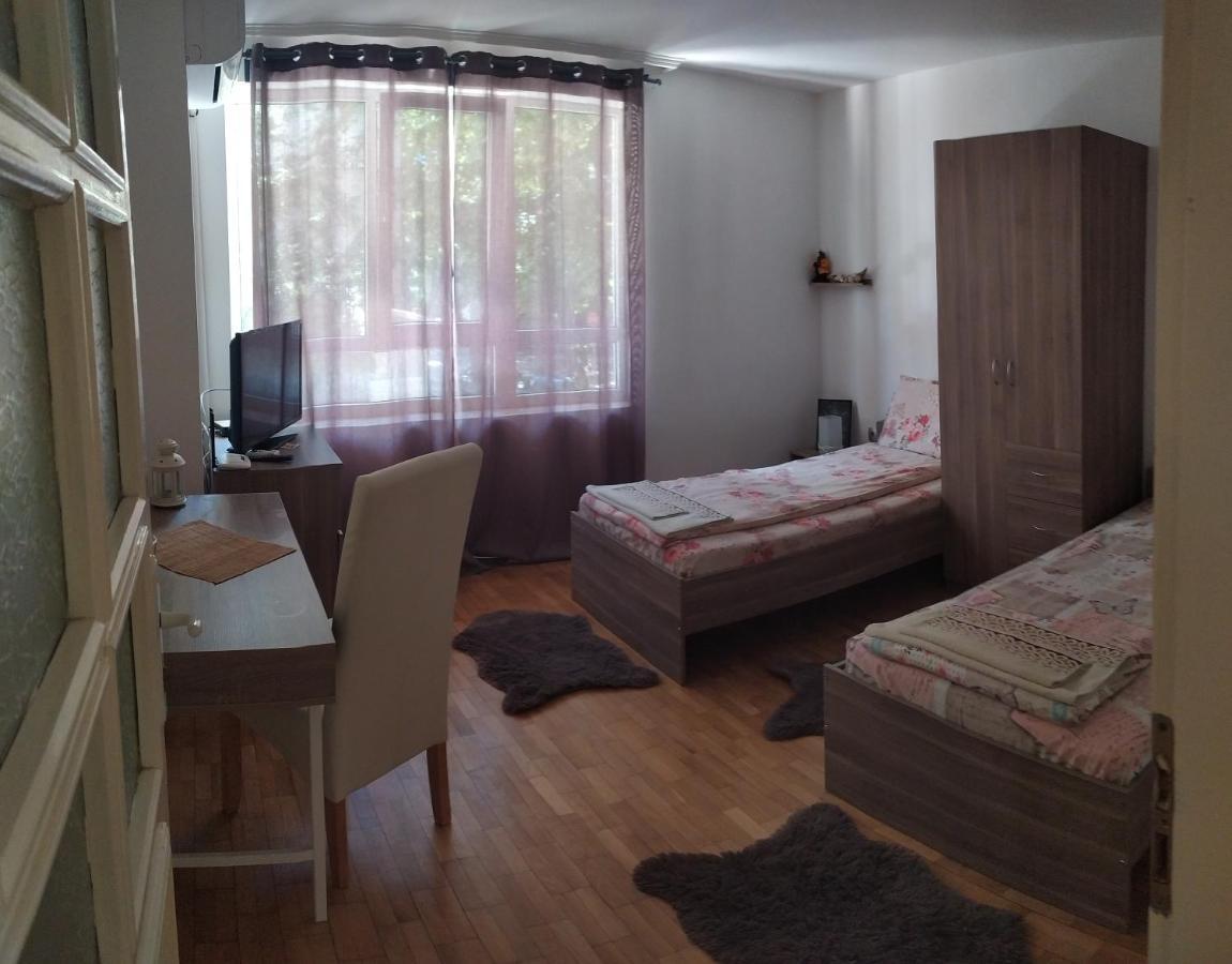 Apartament Bogoslovovi Varna Esterno foto